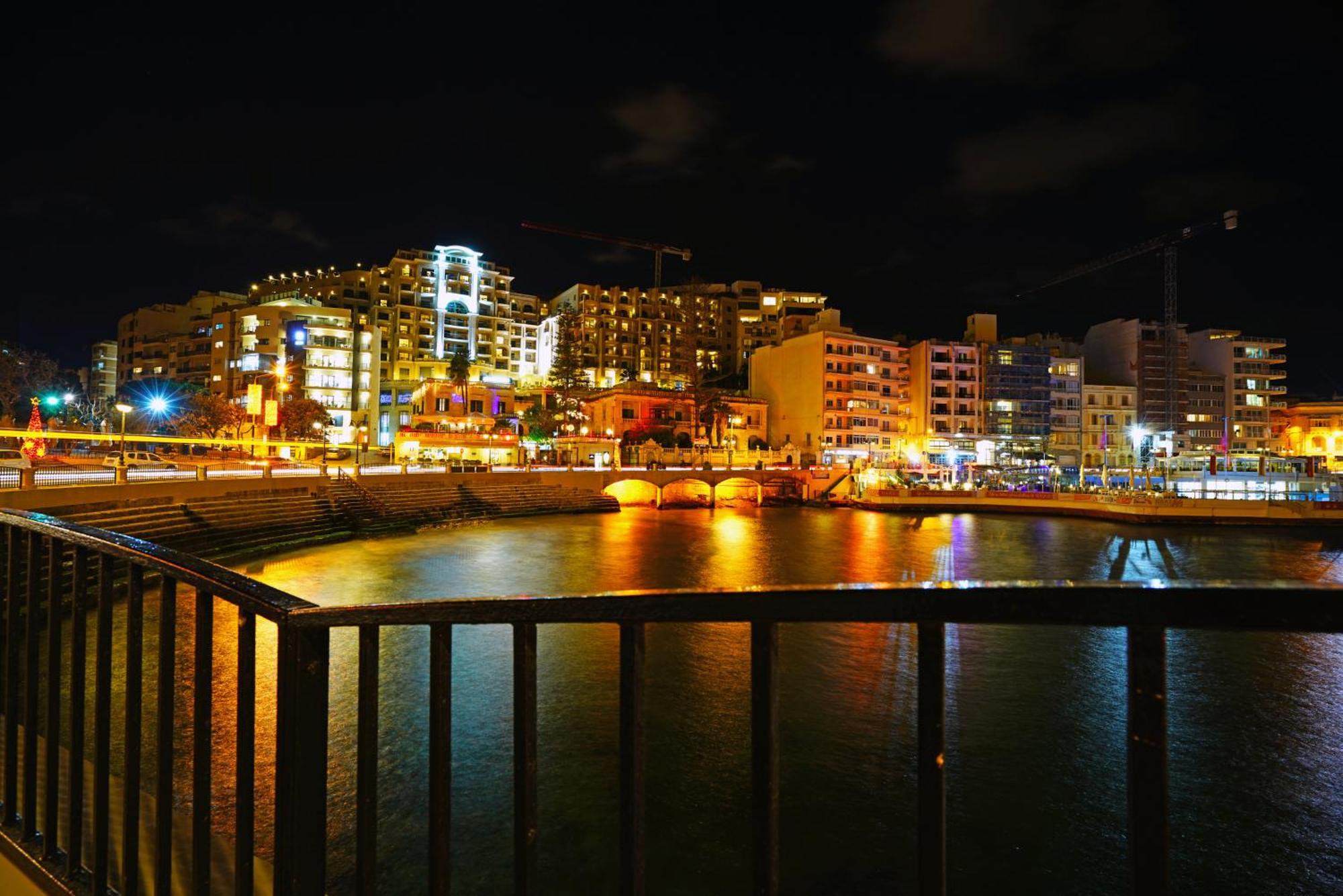 Depiro Point Deluxe - Modern, Designer Apartment 2 Minutes Away From Popular Sliema Seafront Zewnętrze zdjęcie